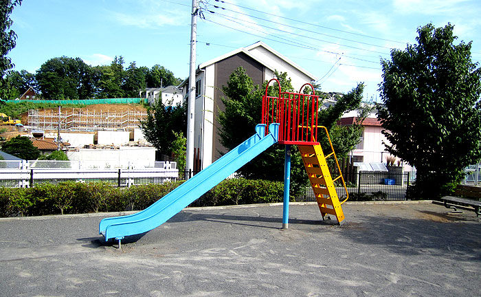 片平4丁目仲町台公園