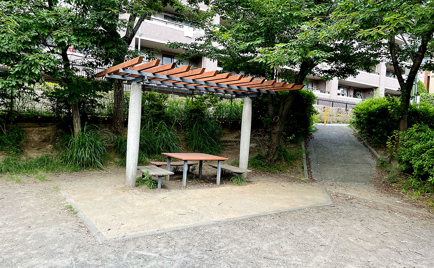 栗平東公園