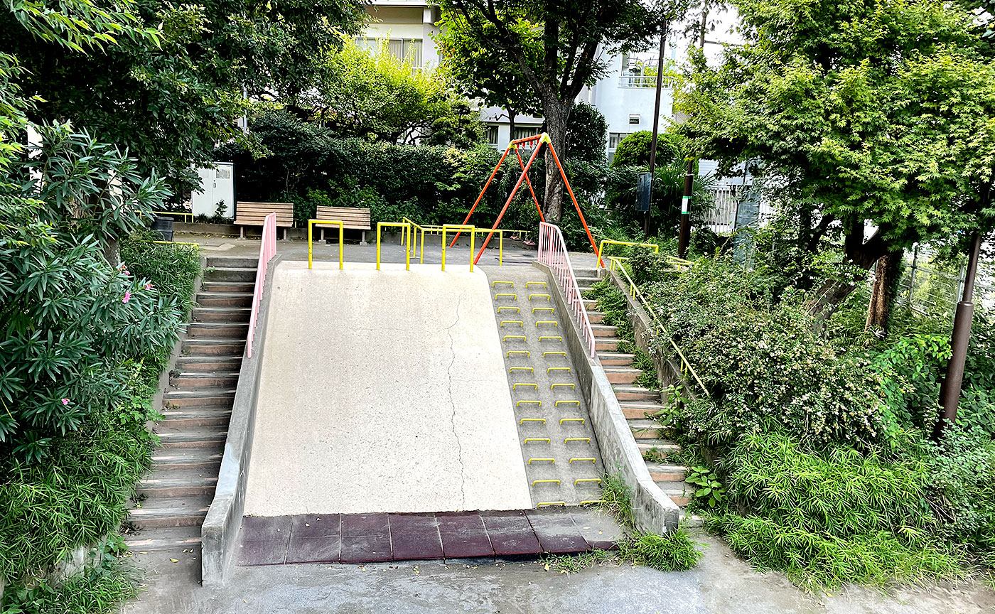 余丁東児童遊園