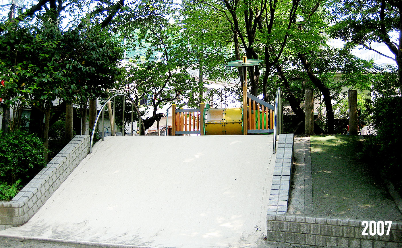 桑田記念児童遊園(タイムマシン)